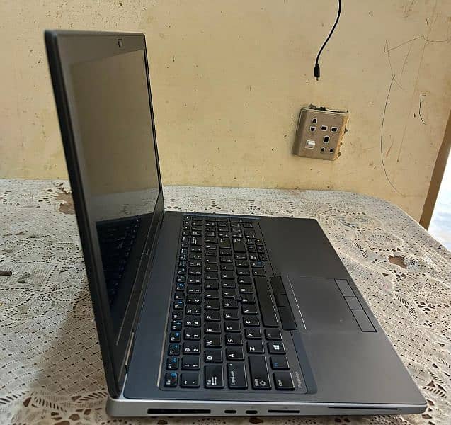 Dell Precision 7540 | Core i7-9th | T2000 | Beast Workstation 2