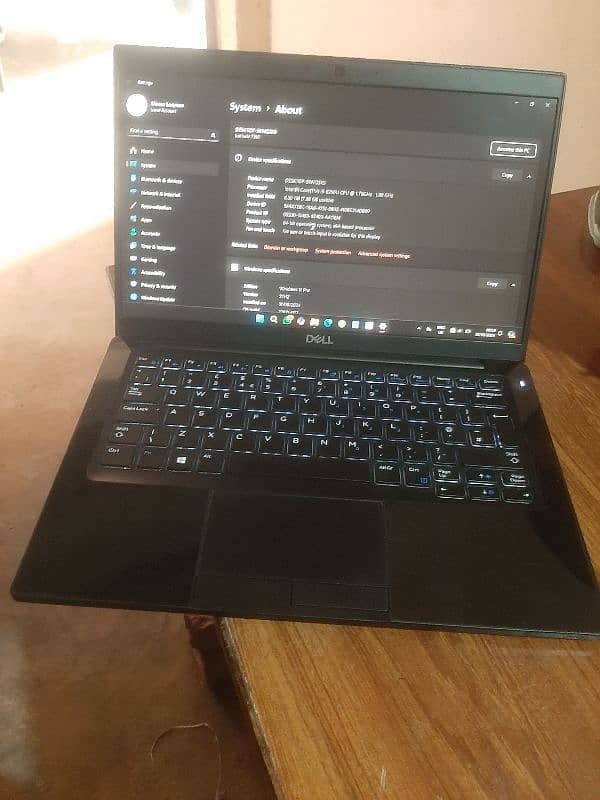 Dell Latitude 7390 8GB/256GB SSD RS:63000 0