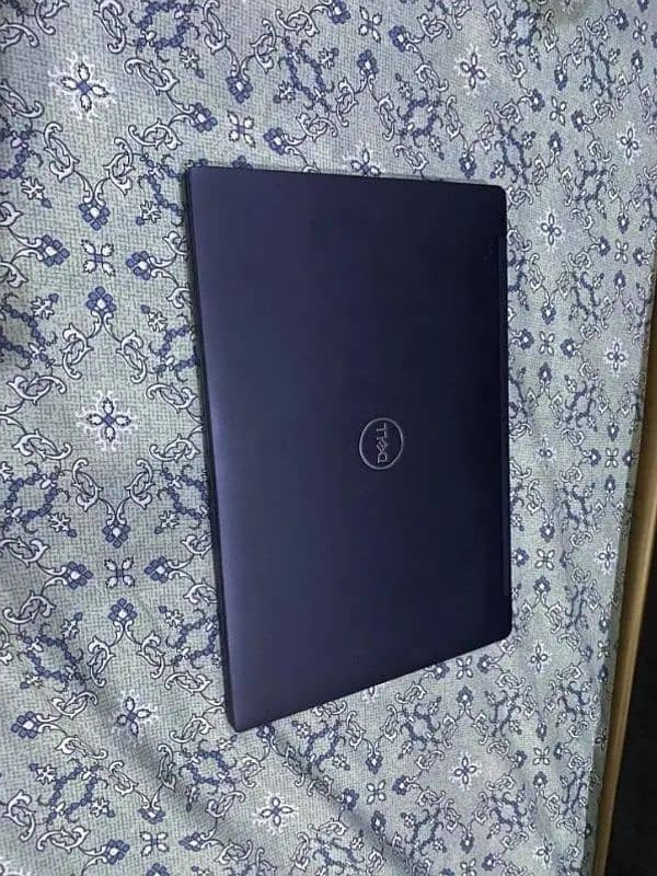 Dell Latitude 7390 8GB/256GB SSD RS:63000 2