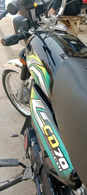 bike All ok ha 10by10 condition ha contact me  03097853382 1