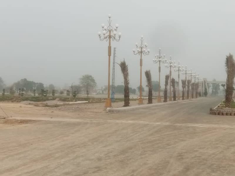 5 Marla Residential Plot | LDA Approved | Registry INTIQAL | 3 Years Installment Plan In Lahore 1