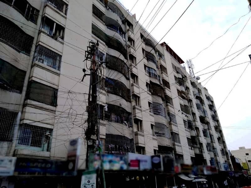 Prime Location Flat Sized 1350 Square Feet Is Available For sale In Gulshan-e-Iqbal - Block 13-D2 20