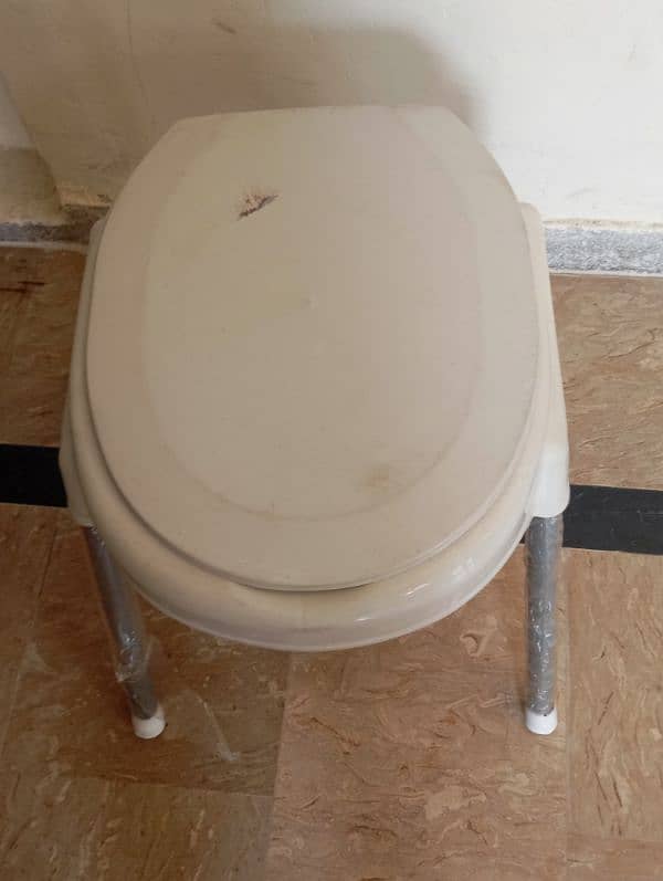 Plastic commode new toilet 0