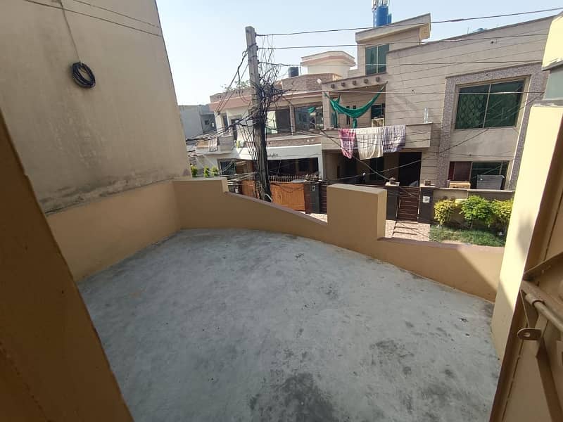 10 Marla Beautiful Owner Build House Available for sale in pia society near LDA office Main Boulevard JOHAR TOWN 15