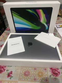 Macbook pro m2 8gb/256gb 10/10 condition