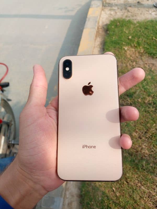 IPhone Xs 64gb non-pta total genuine 0