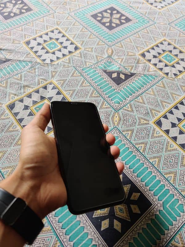 XS Max 256GB FU USA LLA Non PTA but sim working 5