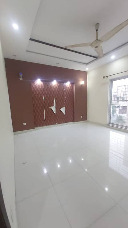 Prime Location 8 Marla Modern House Available For Rent in Bahria Town Safari Block 1