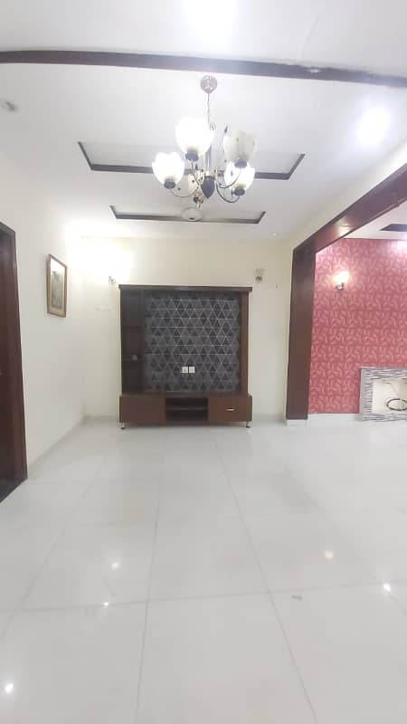 Prime Location 8 Marla Modern House Available For Rent in Bahria Town Safari Block 8