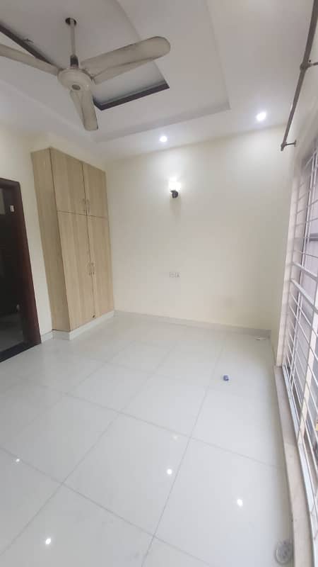 Prime Location 8 Marla Modern House Available For Rent in Bahria Town Safari Block 14