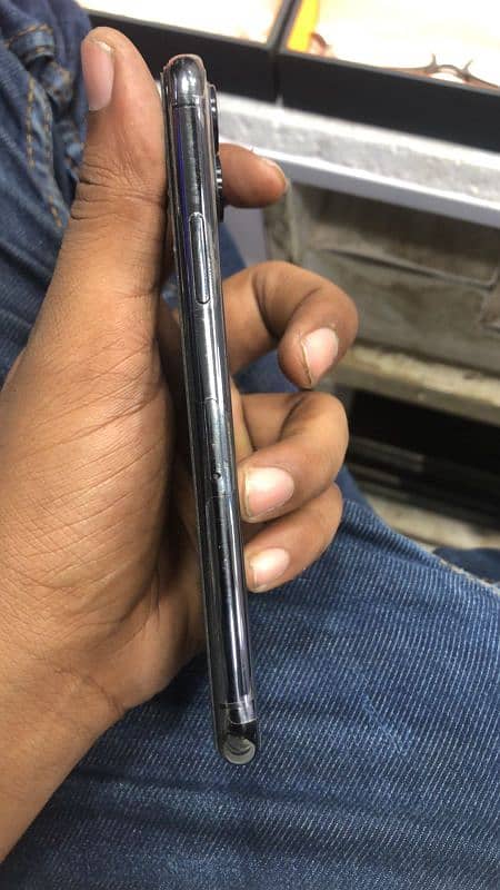 iphone 11 pro 64gb non pta non active all okay 4