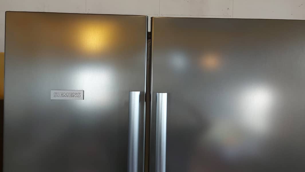 SEIMENS 2 DOOR REFRIGERATOR 1