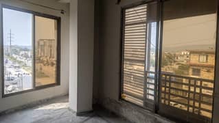 Modern 4th Floor Flat For Rent Scenic Views & Prime Location!