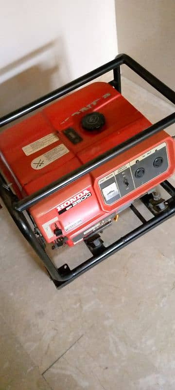 Generator for sale (Honda) used but in good condition, 1