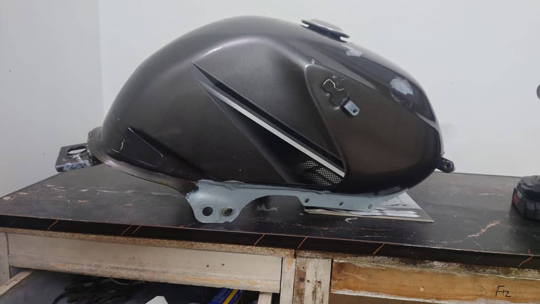 Yamaha YBR tanki side panel 2015 model 5