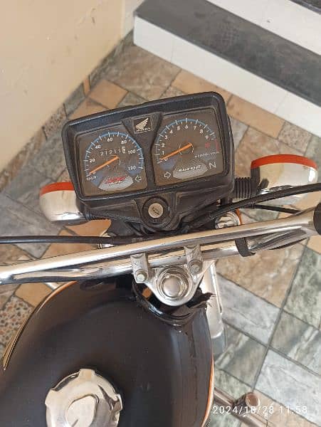 Honda CG 125-03017989903۔  ماشاءاللہ بہت ہی اچھی کنڈیشن میں ہے 5