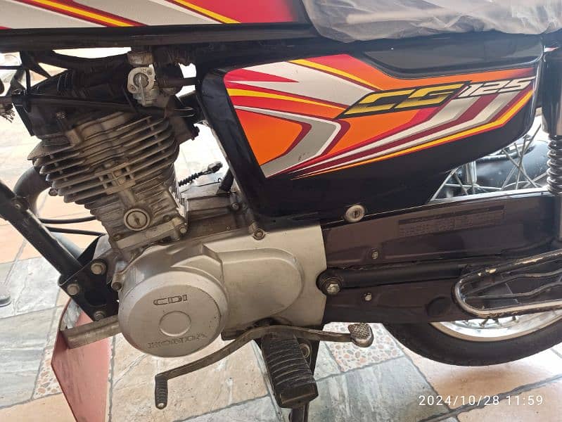 Honda CG 125-03017989903۔  ماشاءاللہ بہت ہی اچھی کنڈیشن میں ہے 9