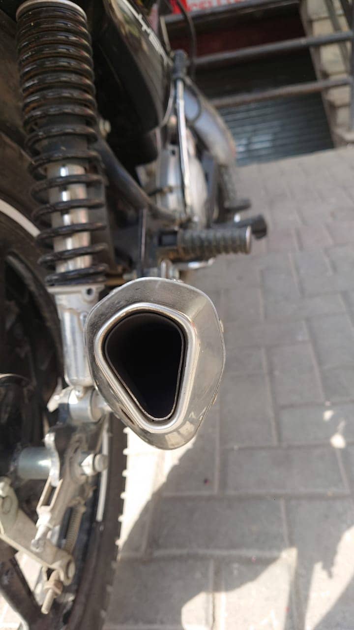 Yamaha YBR after market silencer 2