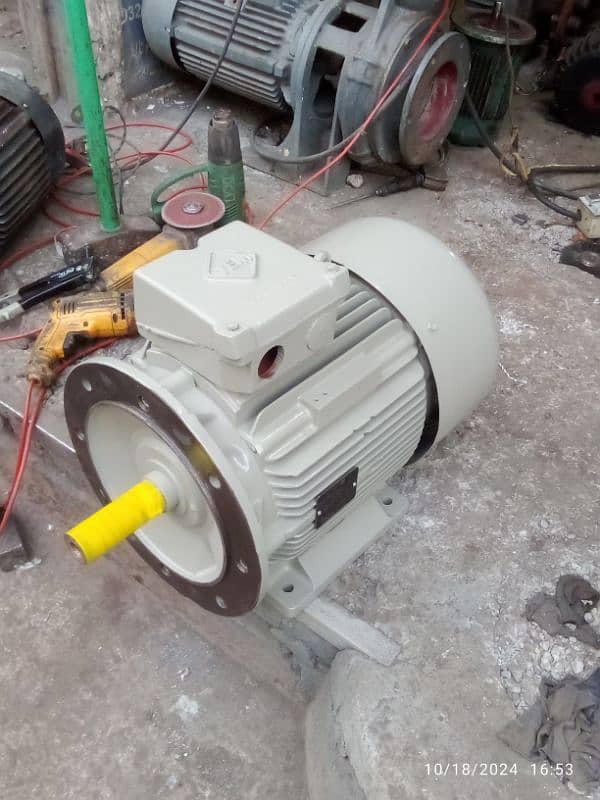 15 HP - 1400 RPM 4