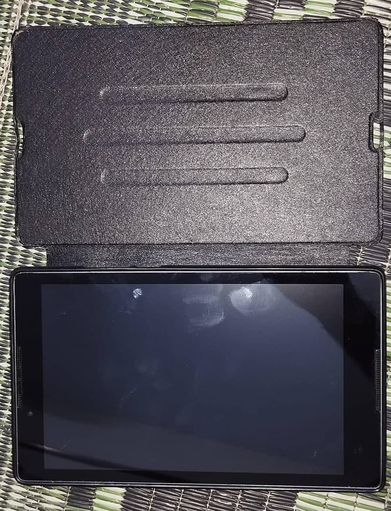 Lenovo tab TB3-850M 4