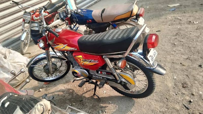 honda 125cc 2021 model lush condition 3