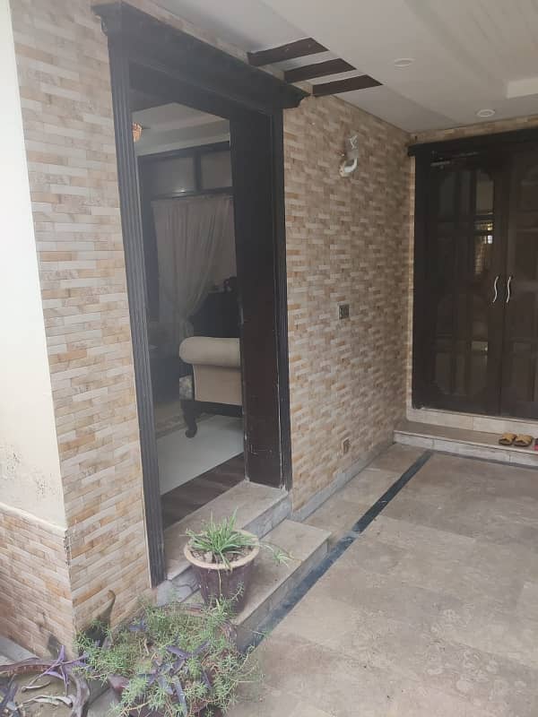 Luxurious 9.33 Marla House for Rent in Bahria Town, Lahore 1