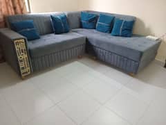 5 seater L shaped sofa + marble top  style  black  table