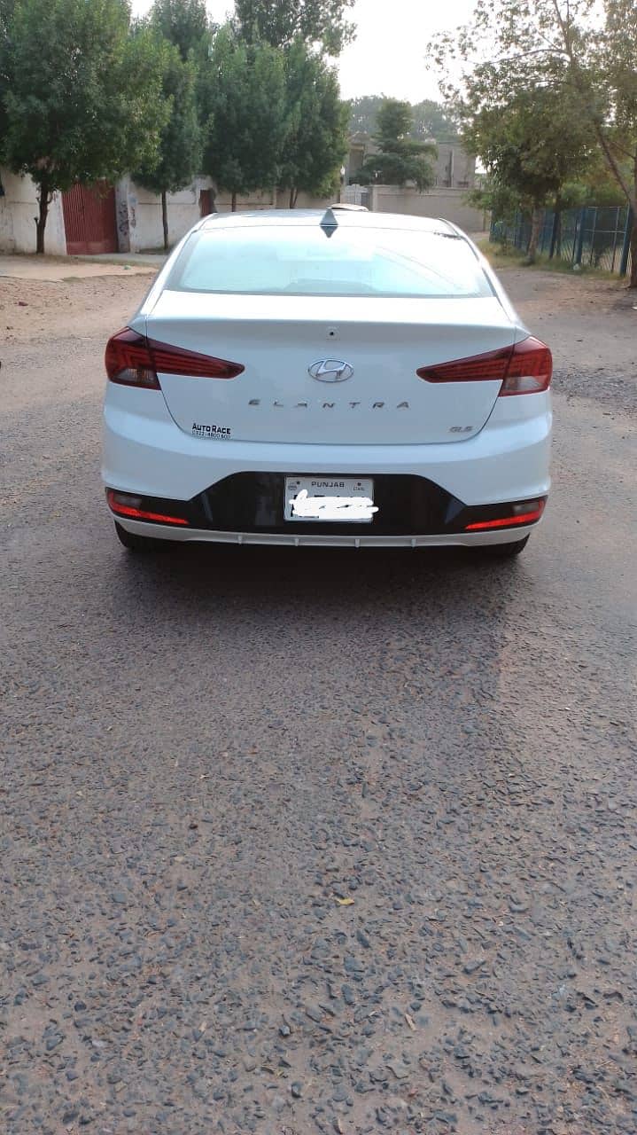 Hyundai Elantra  GLS 2022 1