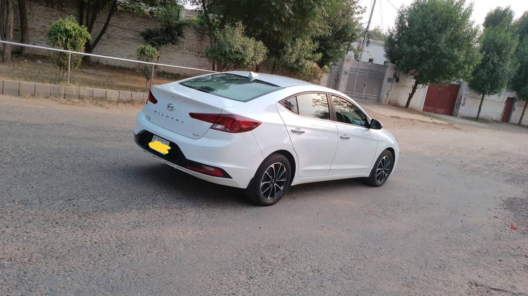 Hyundai Elantra  GLS 2022 4