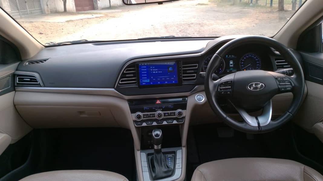 Hyundai Elantra  GLS 2022 6