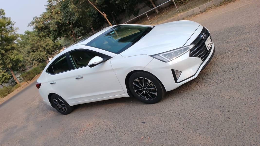 Hyundai Elantra  GLS 2022 8