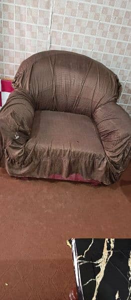 5 Seater Sofa Set with Cover urgent sale. 4