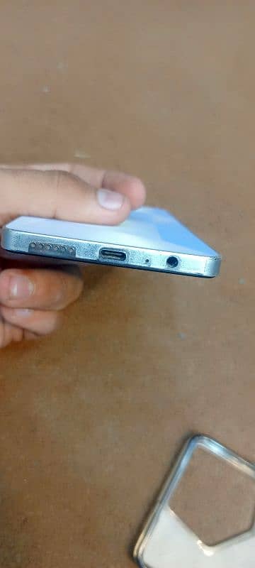 Tecno common 20 8/256 with box and charger 2