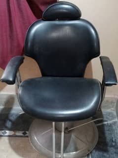 I sale my salon chairs one year used