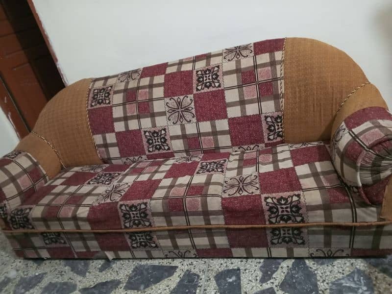 5 seater sofa hai bilkul theak hai 1