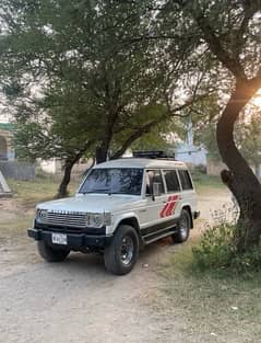 Mitsubishi Pajero 1990