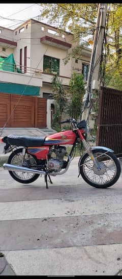 look like new Honda 125