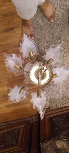 chandelier in very good condition