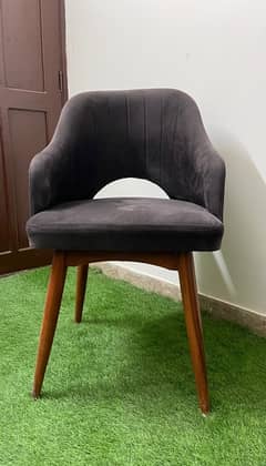 Used office chairs for sale in mint condition