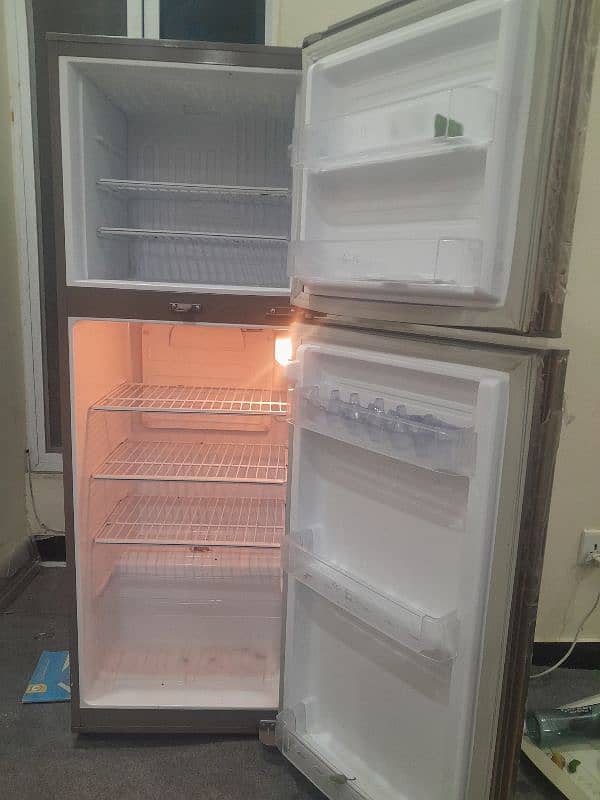 Pel new condition Frige for sale LIFE campani 1