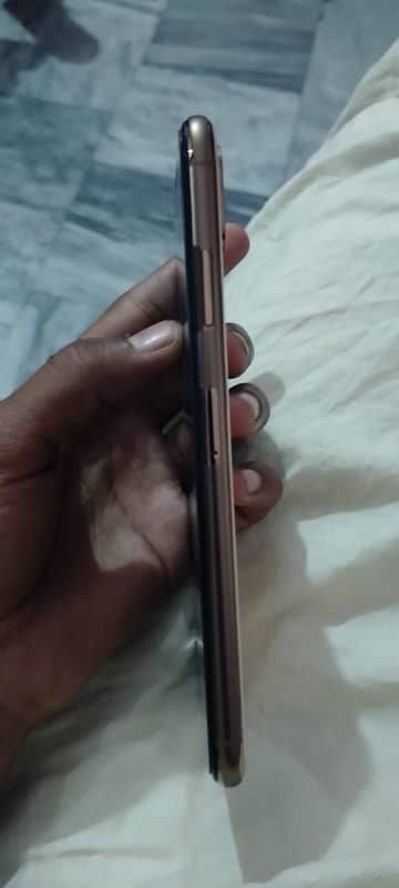 iphone xsmax pta aproved 256 gb 4