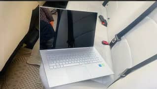 Dell Core i7 laptop Totally scratch less ( apple i5 i3 )