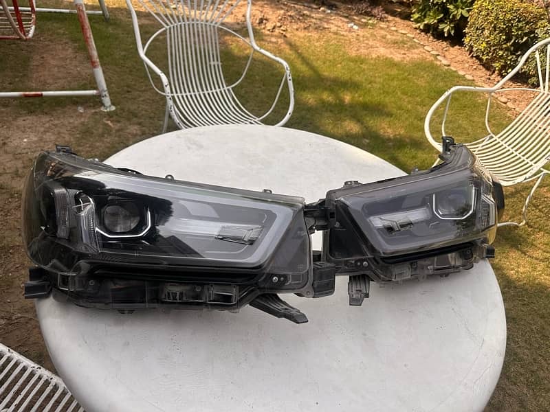 revo Head light Pair 0