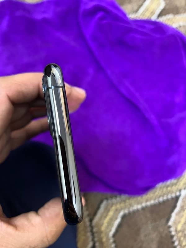 Iphone 11 Pro, 64 Gb, PTA Approved 4