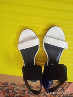 United nude heels, good as new 0