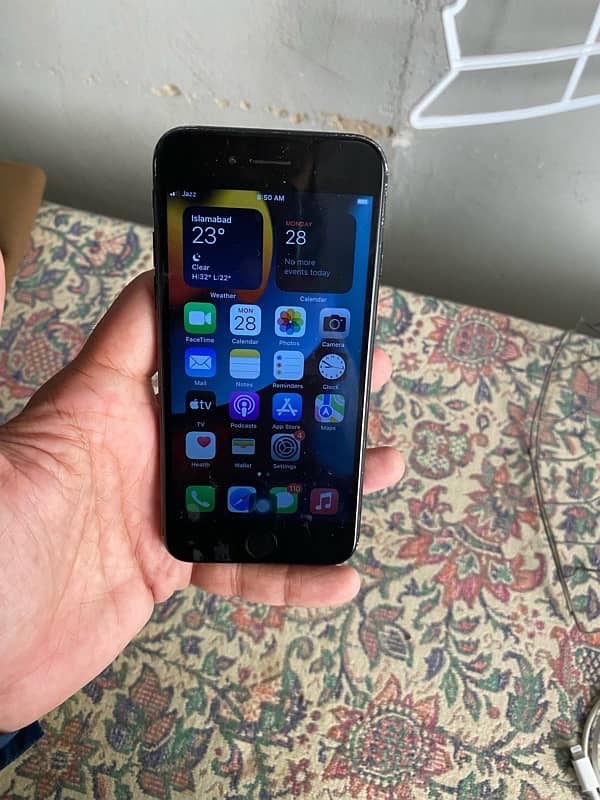 i phone 7 pta approved  32gb balck color onli sale 0