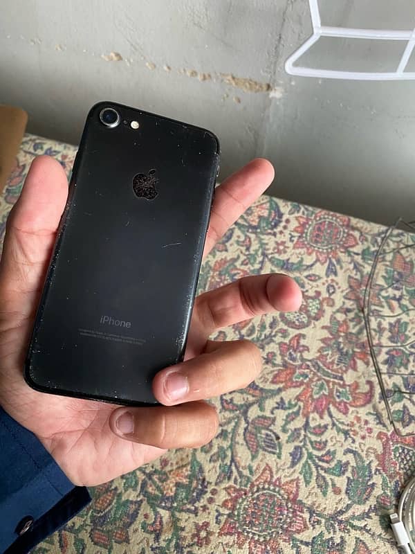 i phone 7 pta approved  32gb balck color onli sale 4