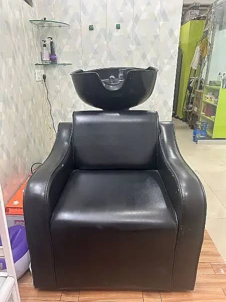 Running business for sale - Beauty saloon for sale - Running Saloon 15