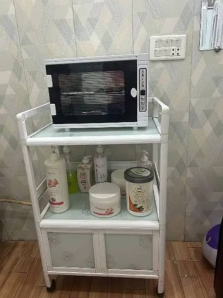 Running business for sale - Beauty saloon for sale - Running Saloon 18