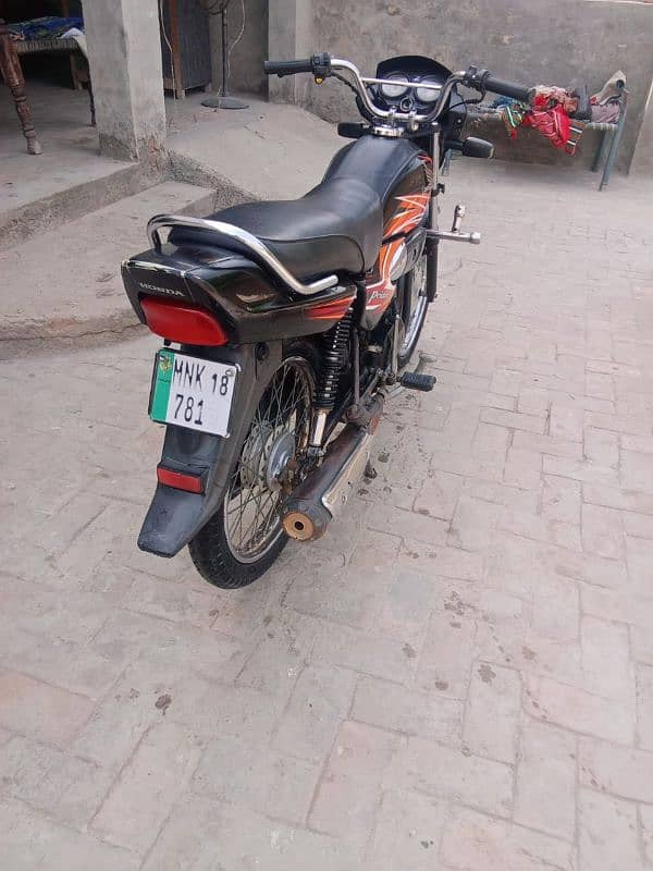 HONDA PRIDOR SALE 2018 Model Best condition 62000 km 8